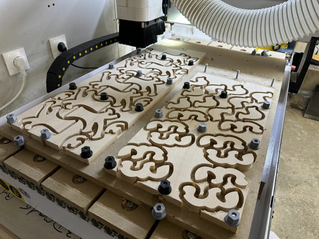 Usinage de puzzle en bois